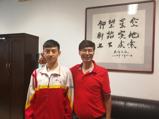 2017贵州高考理科状元查致远：全面发展的小帅哥
